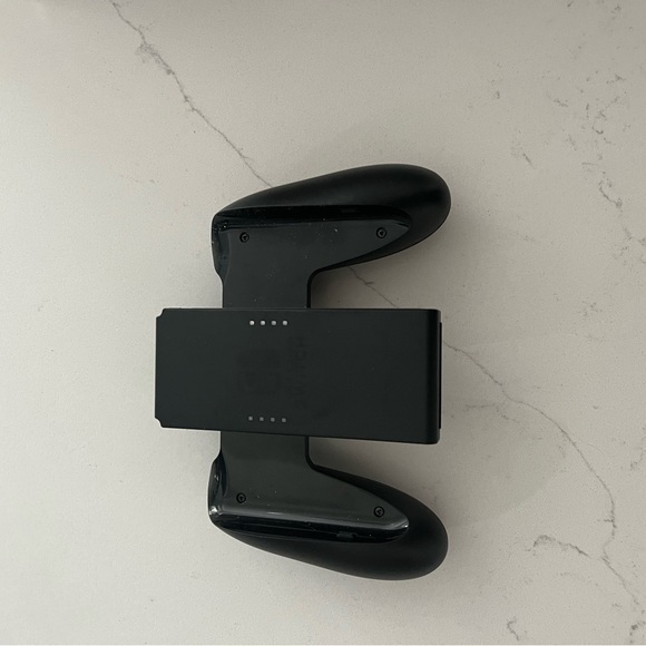 A nintendo fortnite switch but it does not have the code please purchase this